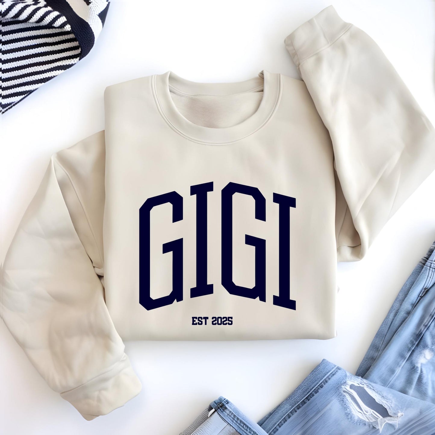 Custom Gigi Sweatshirt, Personalized EST Date Grandma Shirt, Pregnancy Reveal Outfit, New Grandma Crewneck, Mother's Day Gift