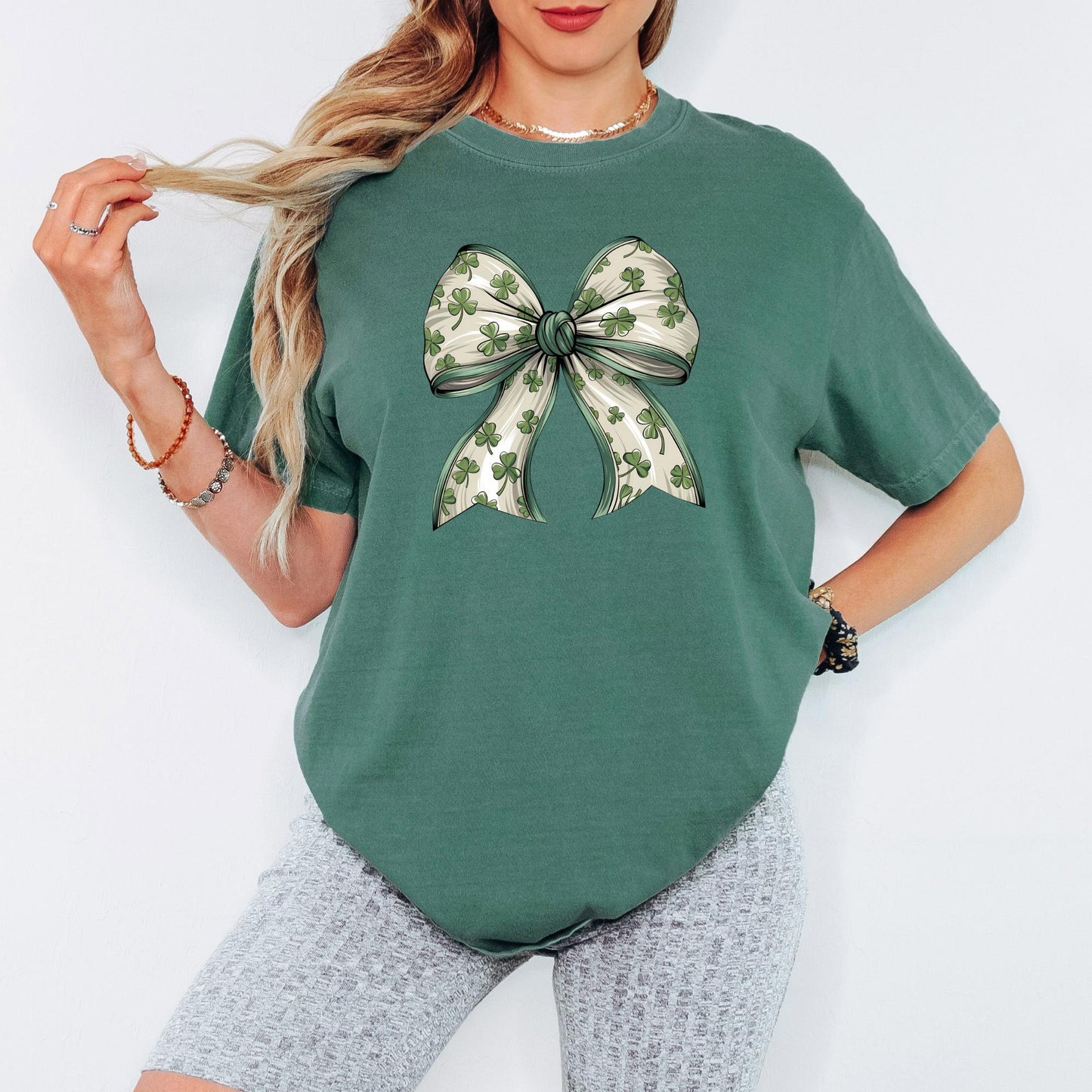 Comfort Colors® Coquette Clover Shirt, Long Sleeve Lucky Irish Tee, Minimal Bow Shamrock Top for St Patrick’s Day