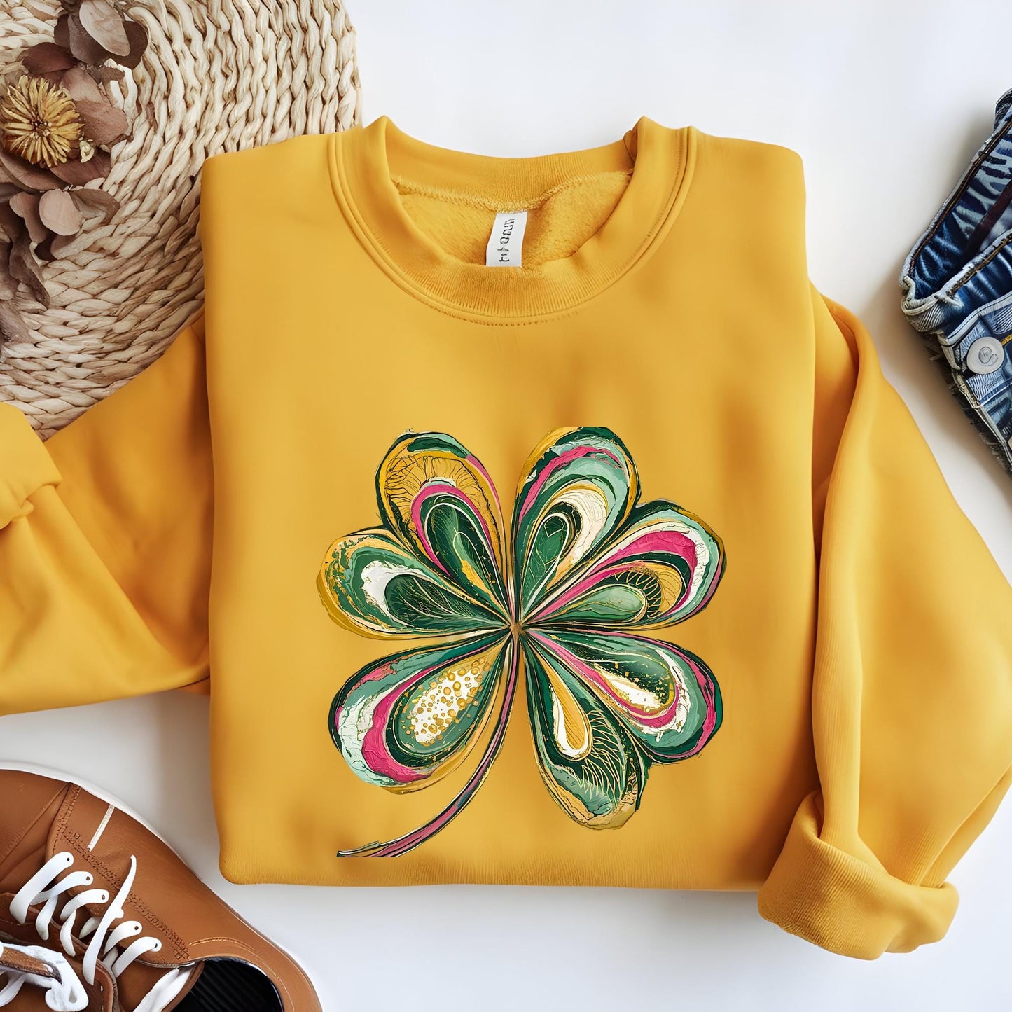 St Patricks Day Sweatshirt Lucky Shamrock Sweat Cute Saint Patrick's Party Tee Watercolor Four Leaf Clover Hoodie Irish Retro Shenanigans