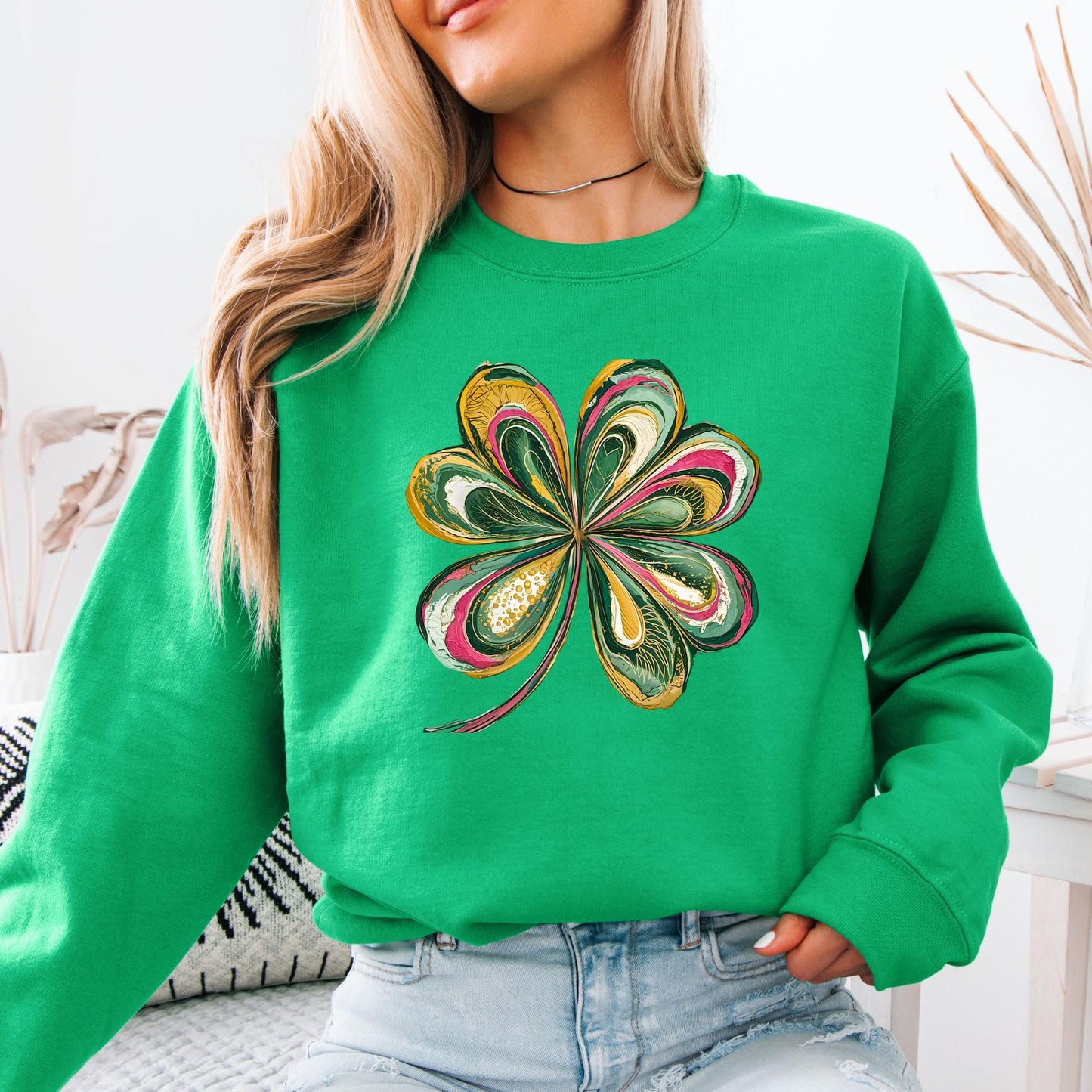 St Patricks Day Sweatshirt Lucky Shamrock Sweat Cute Saint Patrick's Party Tee Watercolor Four Leaf Clover Hoodie Irish Retro Shenanigans