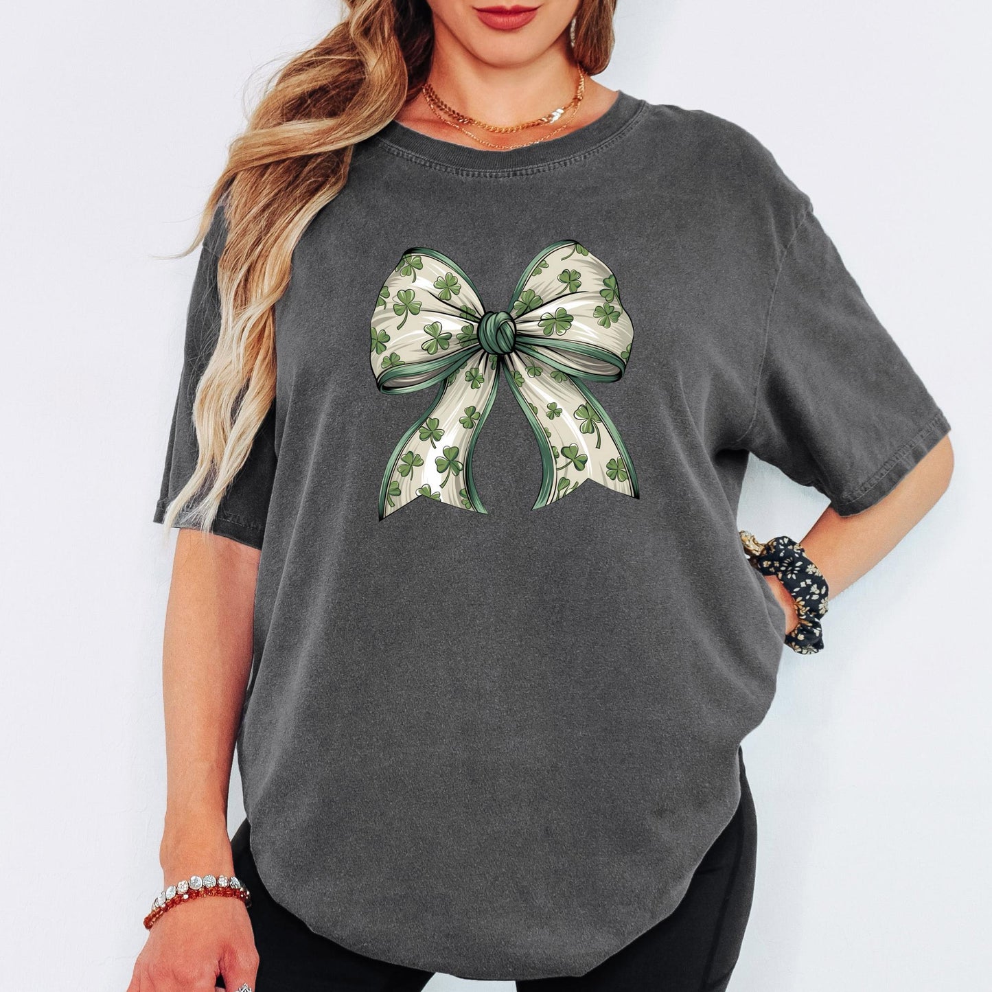Comfort Colors® Coquette Clover Shirt, Long Sleeve Lucky Irish Tee, Minimal Bow Shamrock Top for St Patrick’s Day