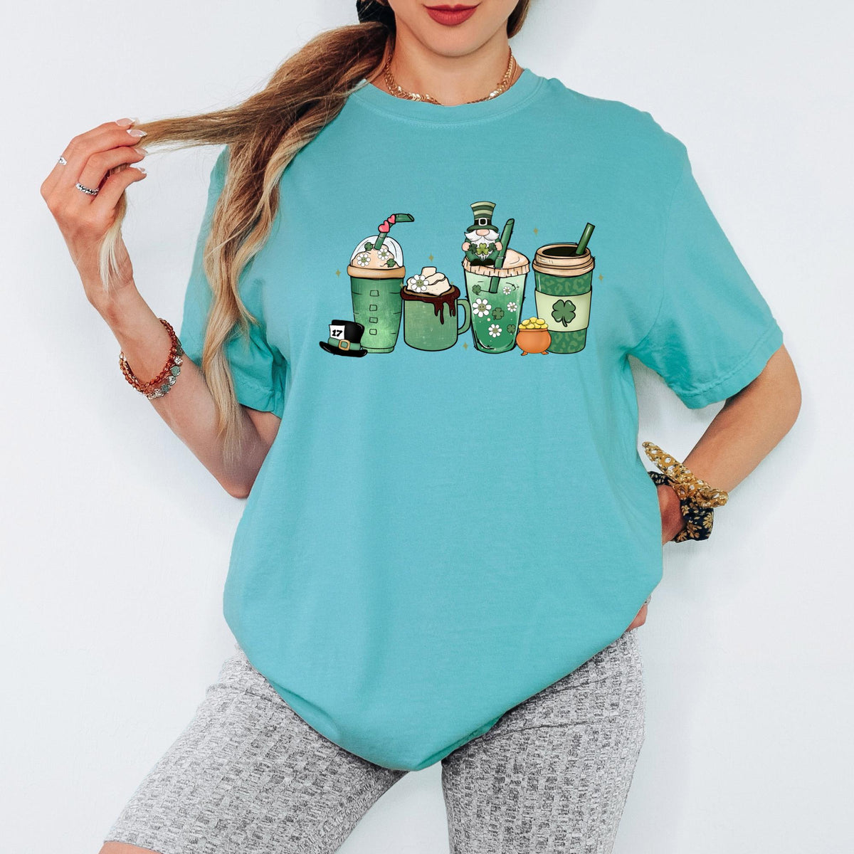 Comfort Colors® Women’s St. Patrick’s Day Coffee Shirt, Lucky A Latte Retro Shamrock Graphic Tee, Cute Irish Coffee Lover Gift