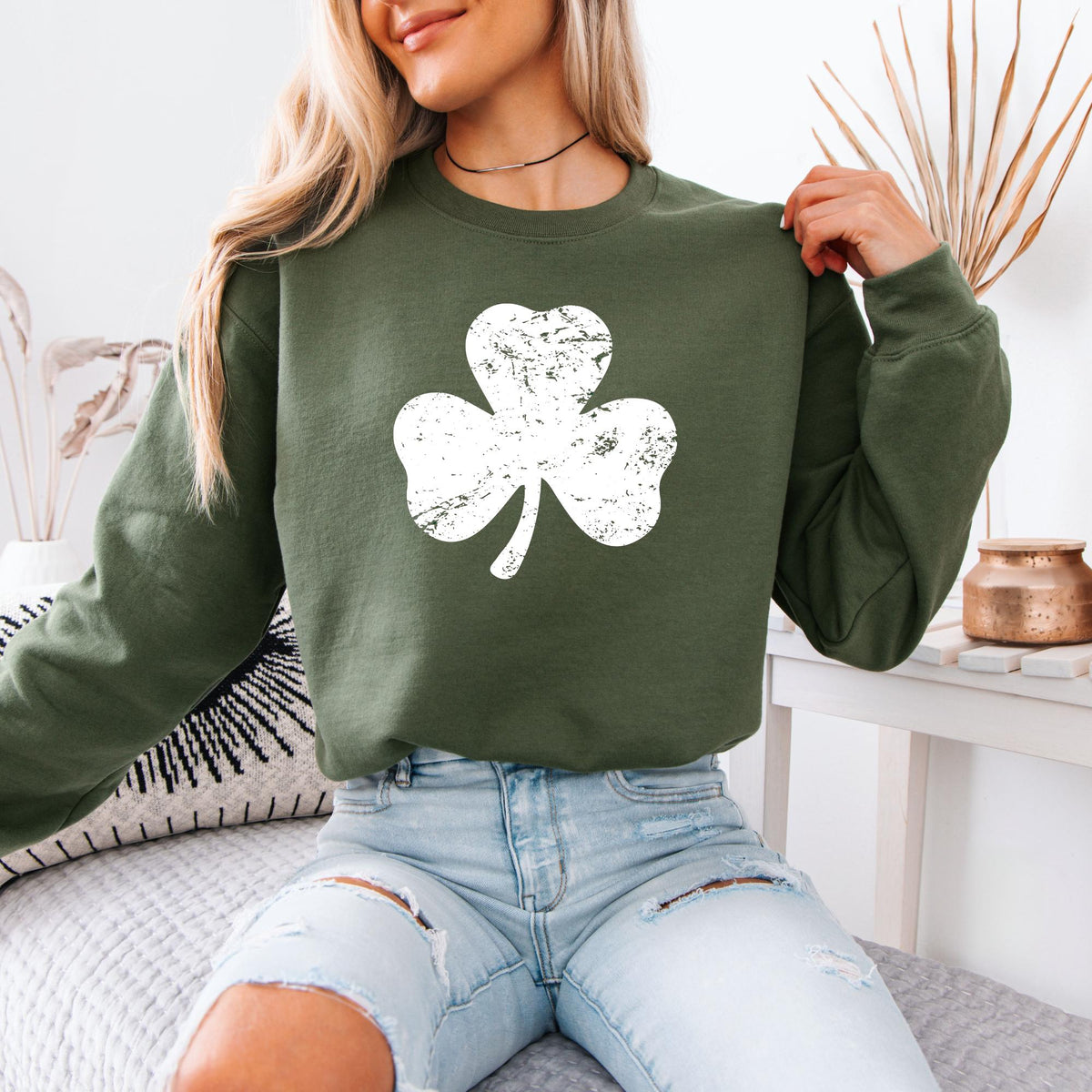 St Patrick’s Day Vintage Shamrock Sweatshirt, Retro Clover Irish Women’s Top, Cute Paddy’s Day Hoodie