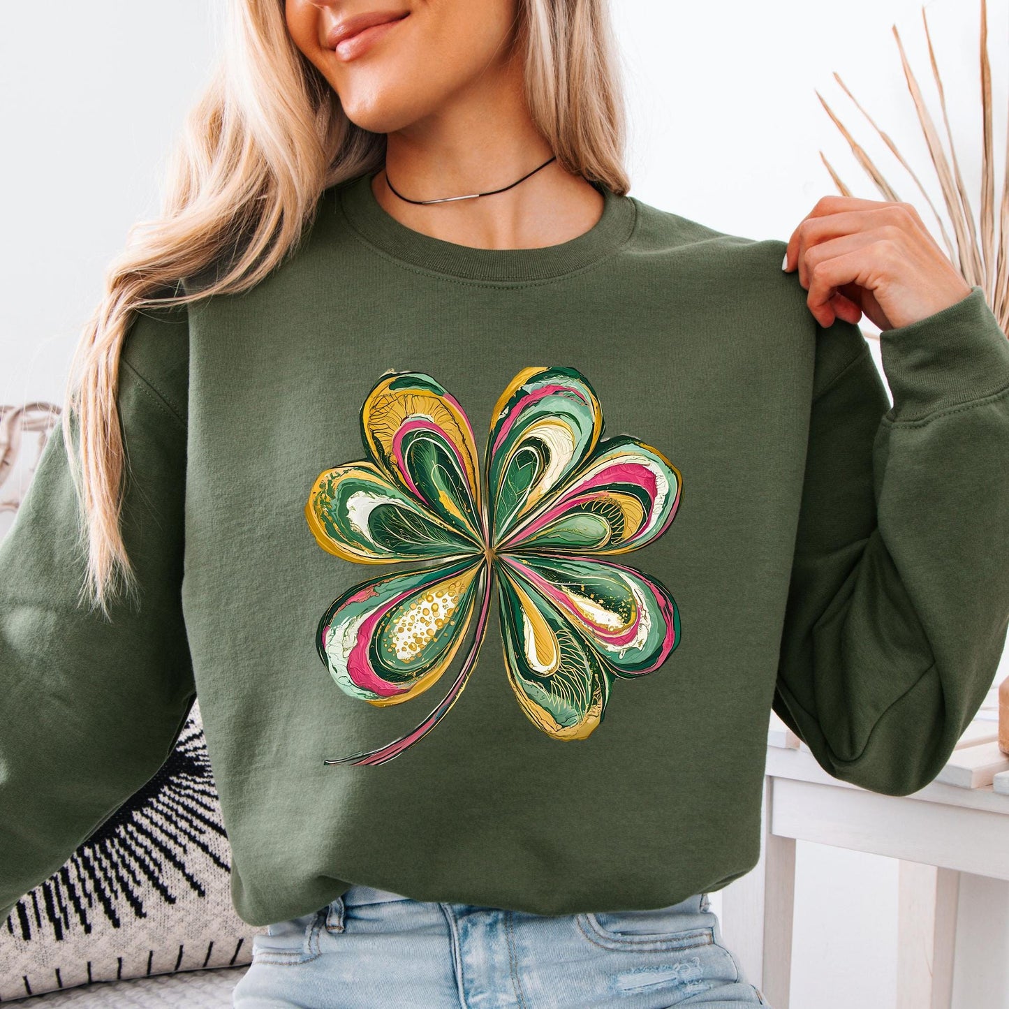St Patricks Day Sweatshirt Lucky Shamrock Sweat Cute Saint Patrick's Party Tee Watercolor Four Leaf Clover Hoodie Irish Retro Shenanigans