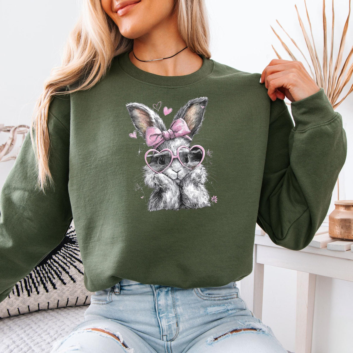 Retro Easter Bunny Sweatshirt, Cute Rabbit Graphic Sweater, Trendy Spring Holiday Pullover, Cozy Easter Day Gift for Women