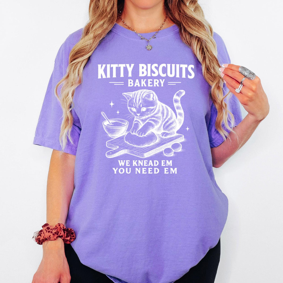 Comfort Colors® Kitty Biscuits Bakery Shirt, Vintage Cat Kneading Dough Tee, Funny Baking Lover Gift, Cute Cat Mom Top