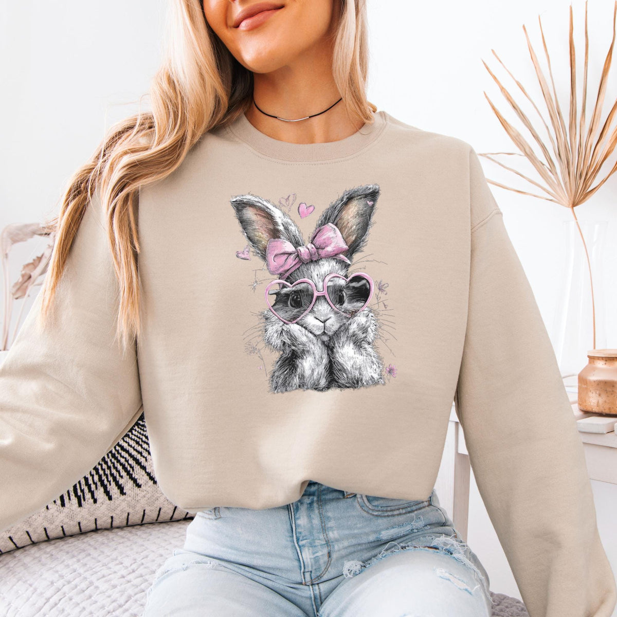 Retro Easter Bunny Sweatshirt, Cute Rabbit Graphic Sweater, Trendy Spring Holiday Pullover, Cozy Easter Day Gift for Women