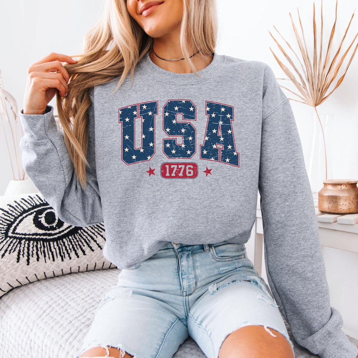 Comfort Colors® USA 1776 Sweatshirt, Vintage Patriotic Graphic Pullover, Red White Blue Americana Crewneck