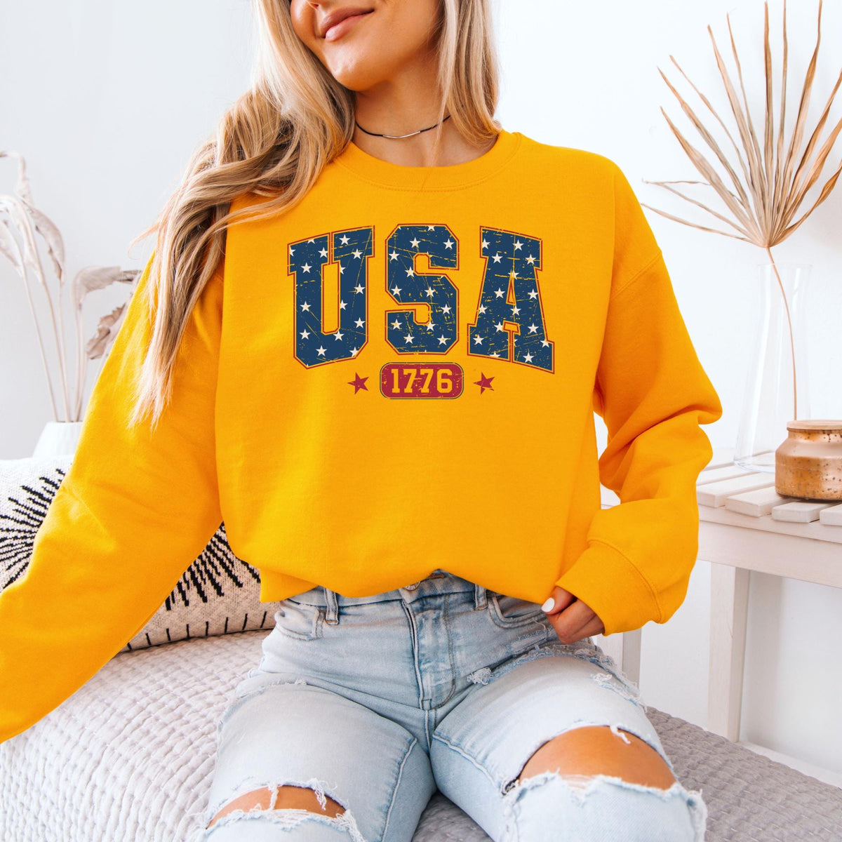 Comfort Colors® USA 1776 Sweatshirt, Vintage Patriotic Graphic Pullover, Red White Blue Americana Crewneck