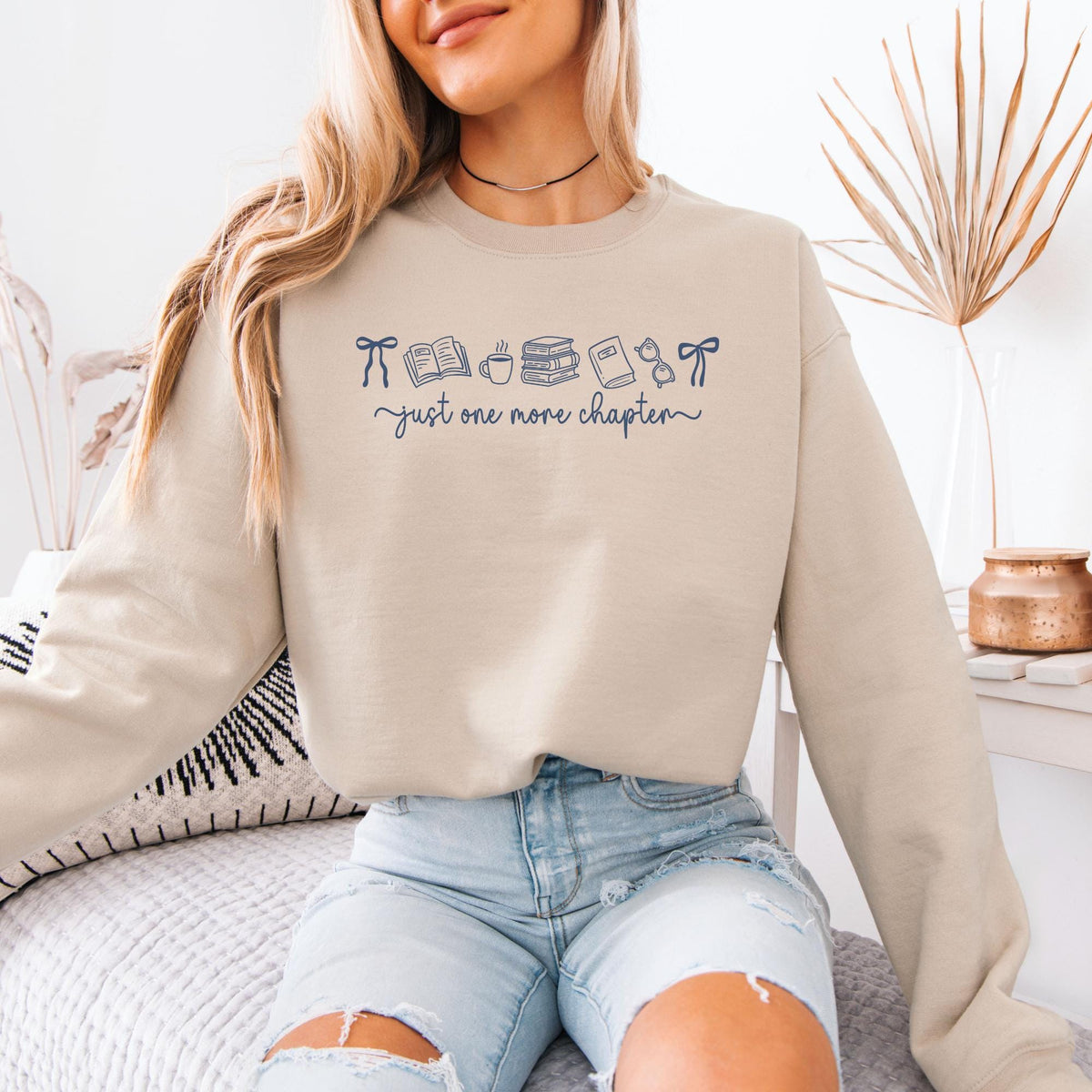 Just One More Chapter Sweatshirt & Hoodie, Book Lover Gift, Reading Sweatshirt, Bookish Hoodie, Librarian Shirt, Reader Gift